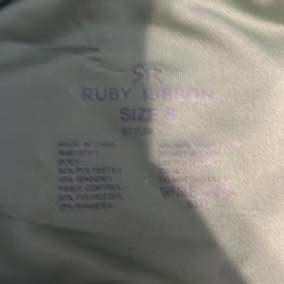Ruby Ribbon Green Leggings - Picture 3 of 3